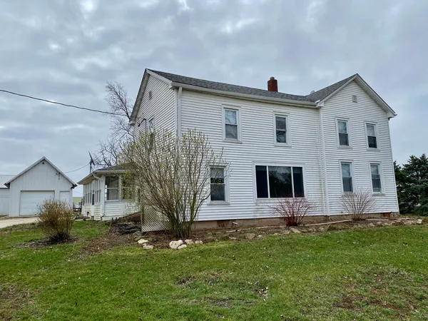 $2,300 | 30556 Lanan Road, Kingston, IL 60145