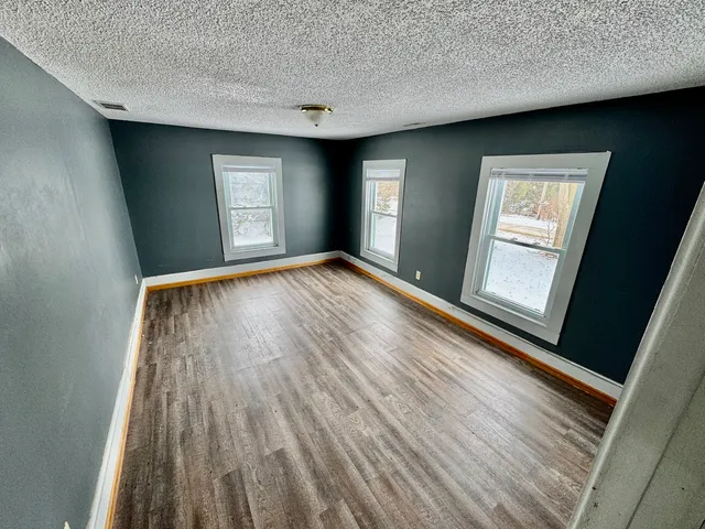 $2,300 | 30556 Lanan Road, Kingston, IL 60145