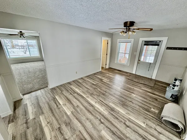 $2,300 | 30556 Lanan Road, Kingston, IL 60145