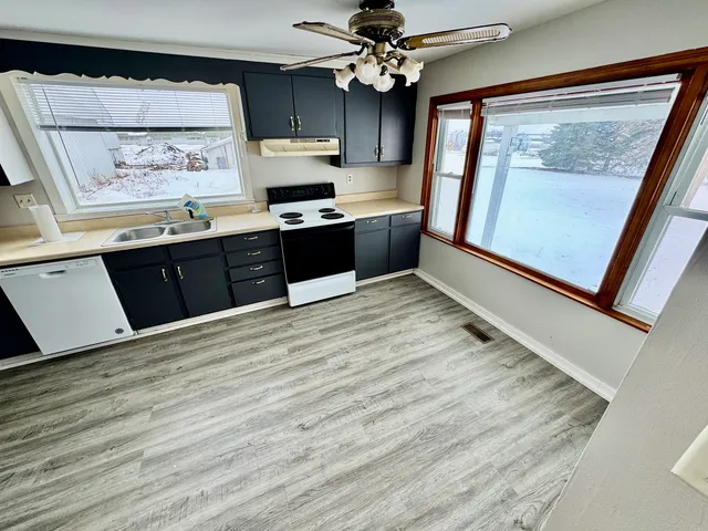 $2,300 | 30556 Lanan Road, Kingston, IL 60145