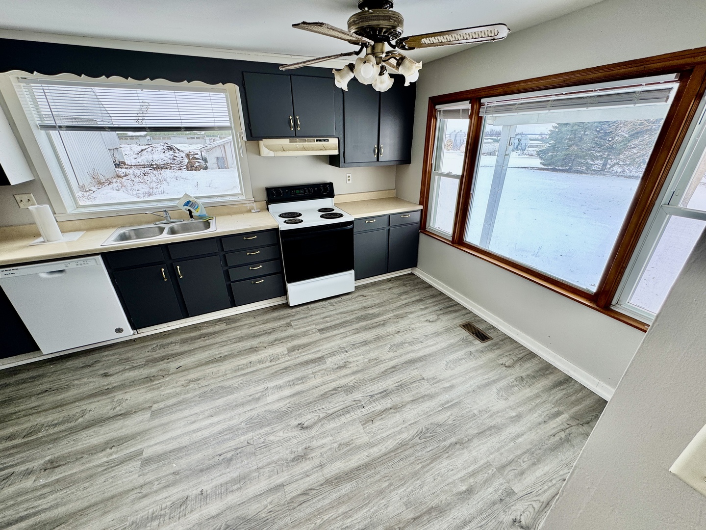 30556 Lanan Road Kingston, IL 60145 - Photo 9 of 15