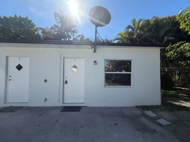 $1,150 | 524 North L Street, Unit 1, Lake Worth Beach, FL 33460