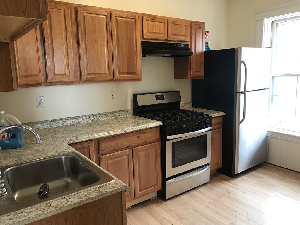 2 Preston Street Worcester, MA 01610 - Photo 5 of 24