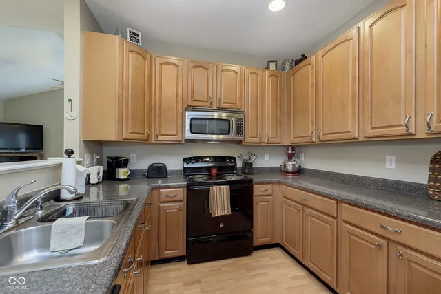 $269,900 | 5225 Dunewood Way, Avon, IN 46123