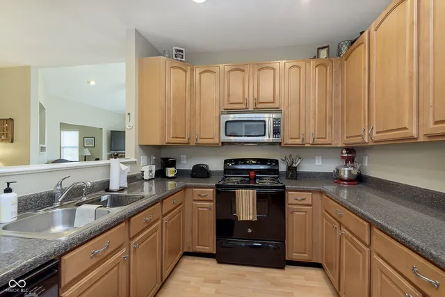 $269,900 | 5225 Dunewood Way, Avon, IN 46123