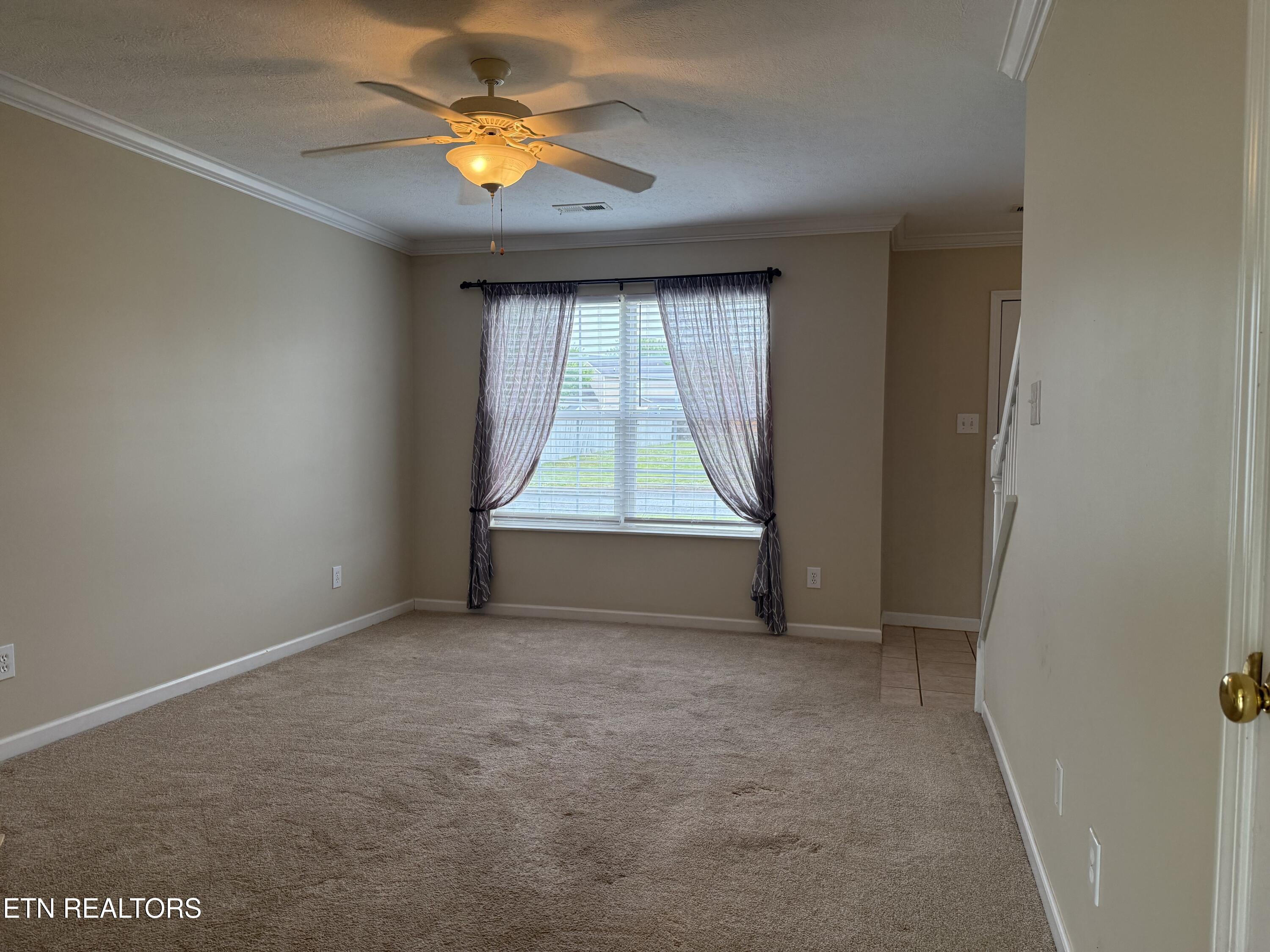 7847 Dawnview Road Powell, TN 37849 - Photo 3 of 38 Living Room 2