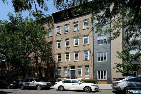 $595,000 | 212 9th Street, Unit 4B, Jersey City, NJ 07302