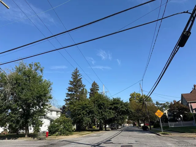 $680,000 | 2684 Park Avenue, Baldwin, NY 11510