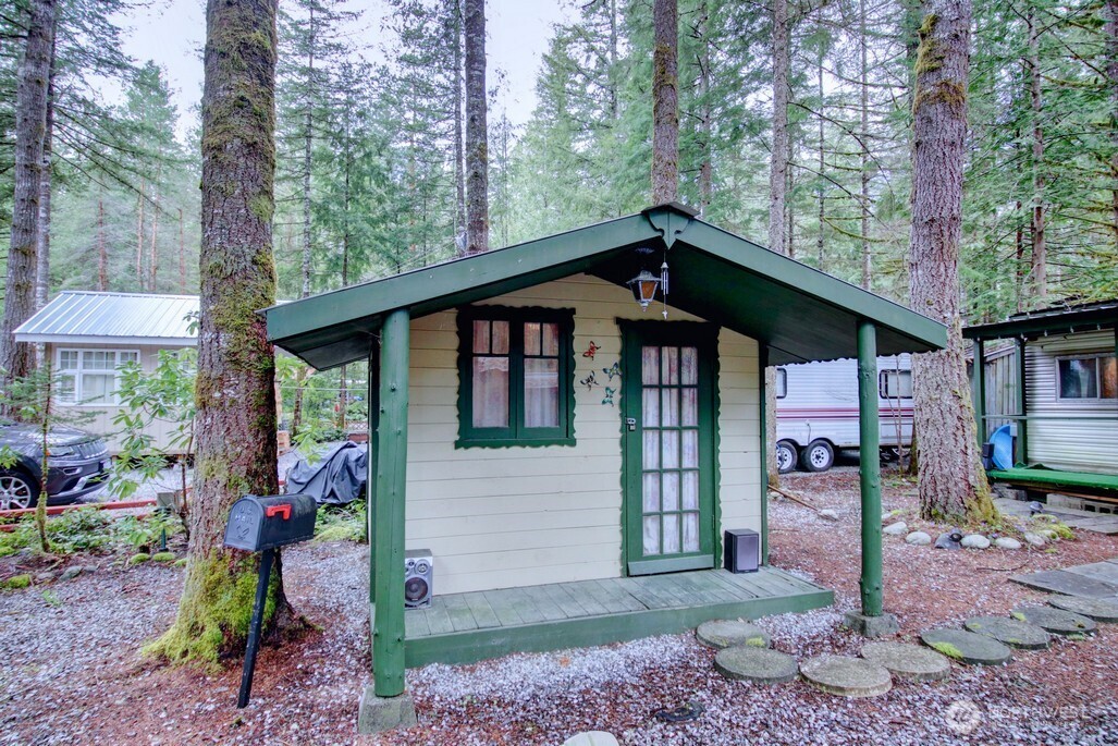 23 Drial Loop Maple Falls, WA 98266 - Photo 3 of 36 Gallery Image 3