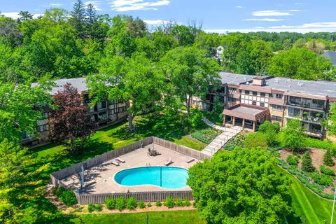 $330,000 | 205 Barry Avenue South, Unit 117, Wayzata, MN 55391
