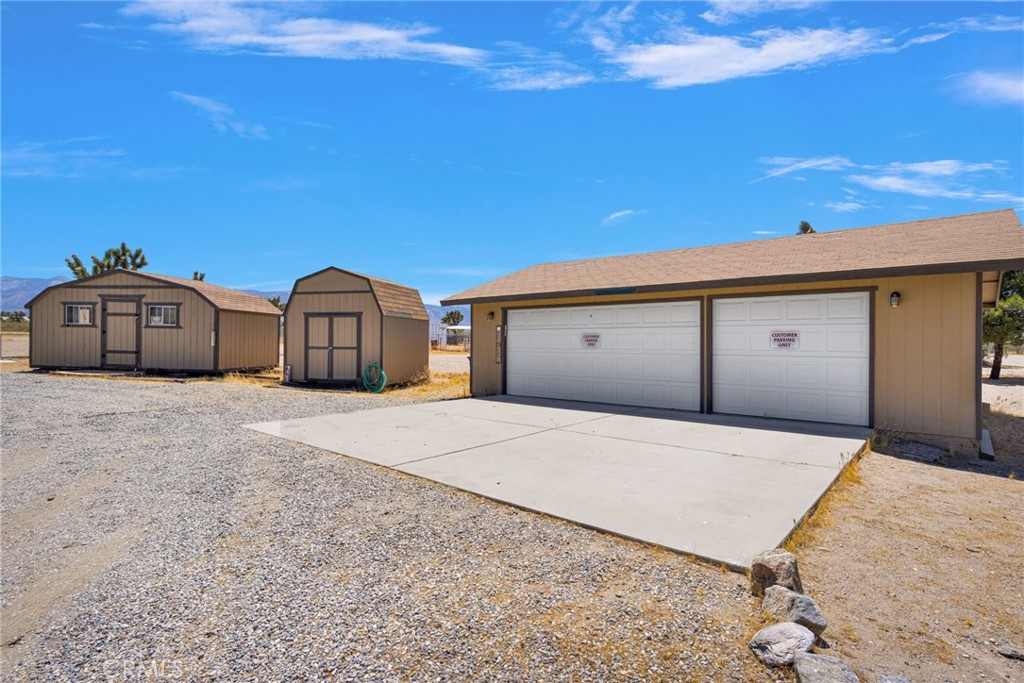3183 Mcmillen Road Phelan, CA 92371 - Photo 9 of 64