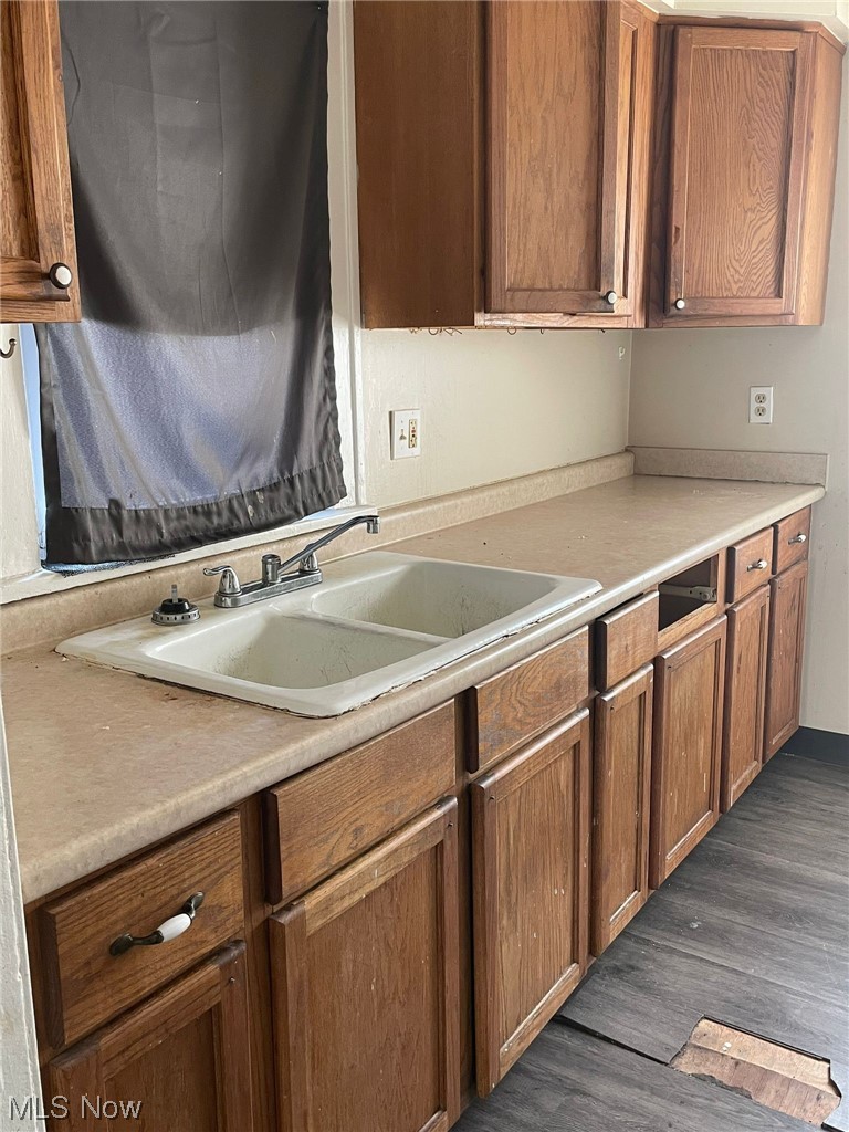 4773 Horton Road Cleveland, OH 44125 - Photo 6 of 13 Gallery Image 6