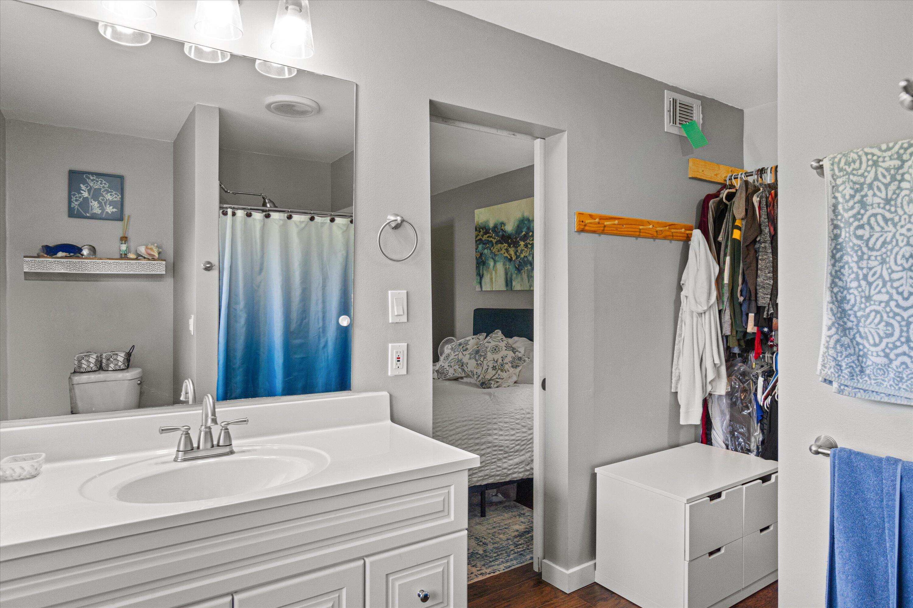 26727 Denoon Road Norway, WI 53185 - Photo 24 of 43 Primary Bath