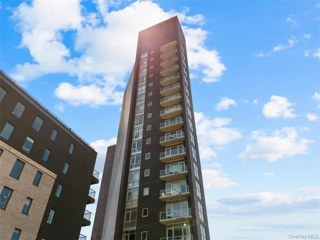 a picture of a very nice looking house