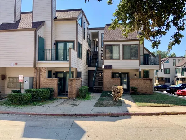 $1,100 | 2300 Balsam Drive, Unit G112, Arlington, TX 76006