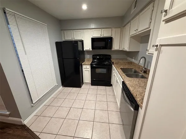 $1,100 | 2300 Balsam Drive, Unit G112, Arlington, TX 76006