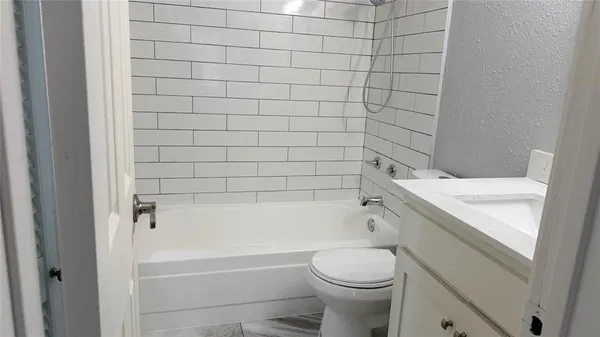 $1,100 | 2300 Balsam Drive, Unit G112, Arlington, TX 76006