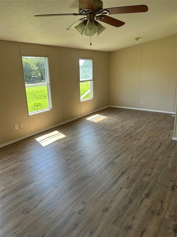239 Cedar Drive Azle, TX 76020 - Photo 3 of 18