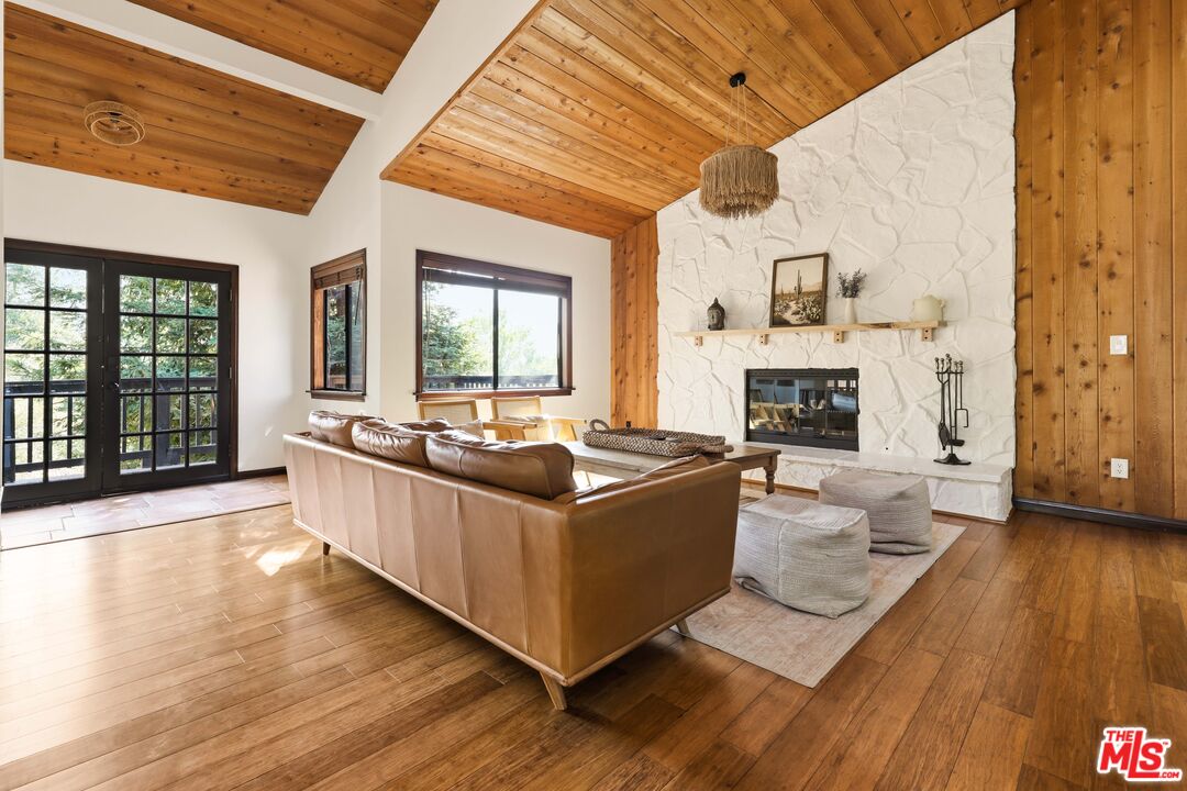178 Muerdago Road Topanga, CA 90290 - Photo 2 of 75 Gallery Image 2