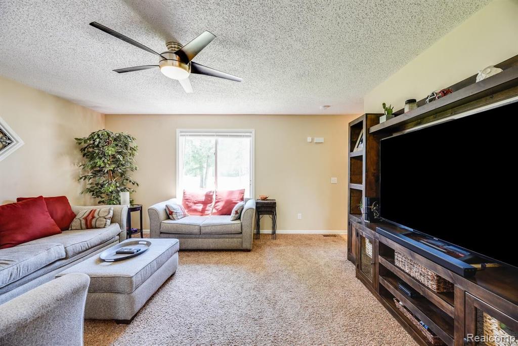 25775 South River Road Harrison Township, MI 48045 - Photo 5 of 29
