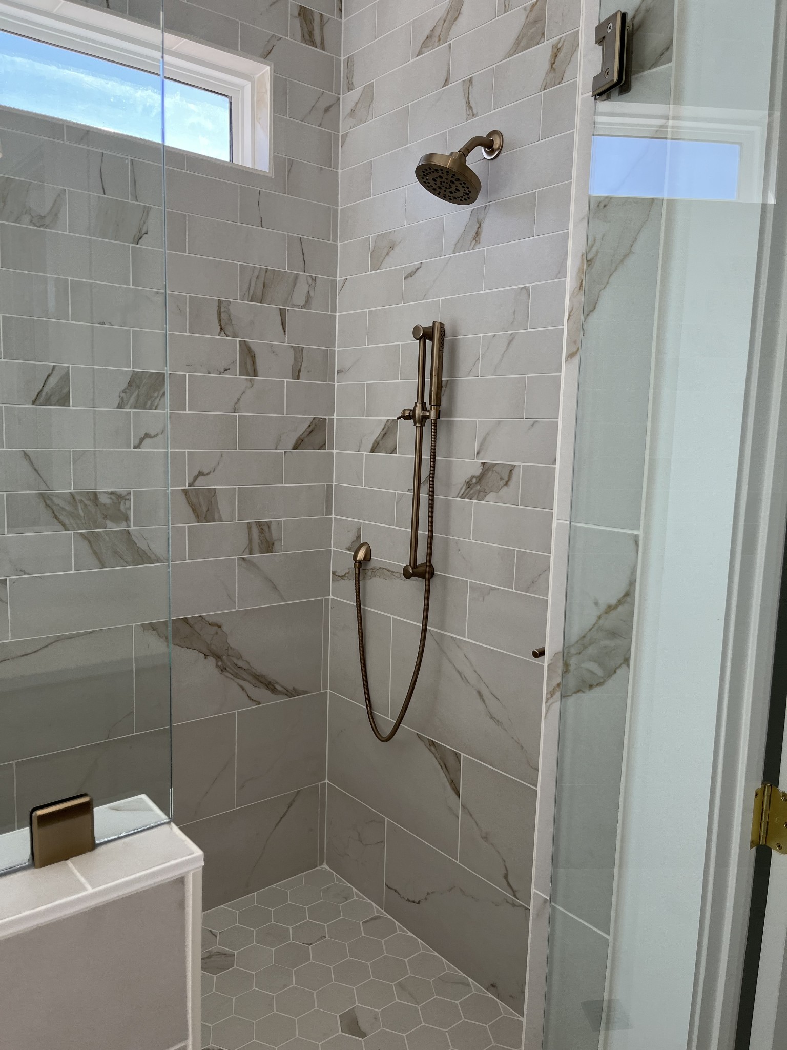2699 Cave Springs Road Springfield, TN 37172 - Photo 18 of 26 a bathroom with a shower