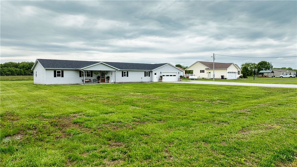 9355 North 1000th Road Effingham, IL 62401 - Photo 4 of 33 Gallery Image 4