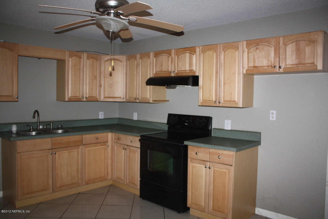 111 Peniel Store Road Palatka, FL 32177 - Photo 5 of 11 NEW KITCHEN WITH NEW APPLIANCES