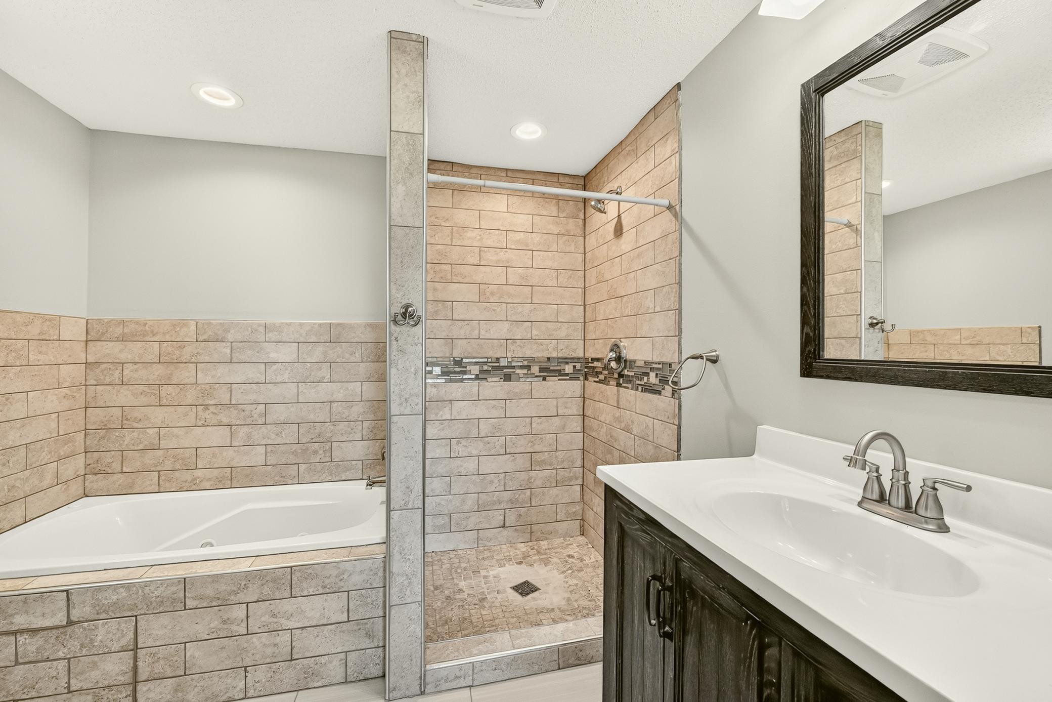3010 55th Avenue Northeast Rochester, MN 55906 - Photo 13 of 23