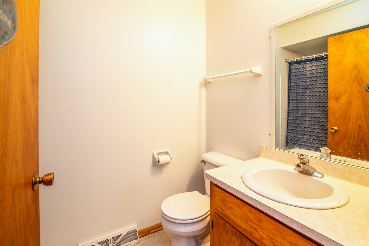 612 Elm Street Watertown, WI 53098 - Photo 19 of 43 Photo 15