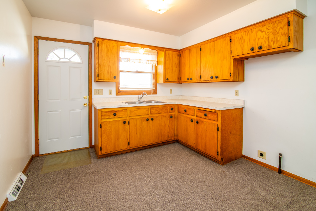 612 Elm Street Watertown, WI 53098 - Photo 3 of 43 Photo 3