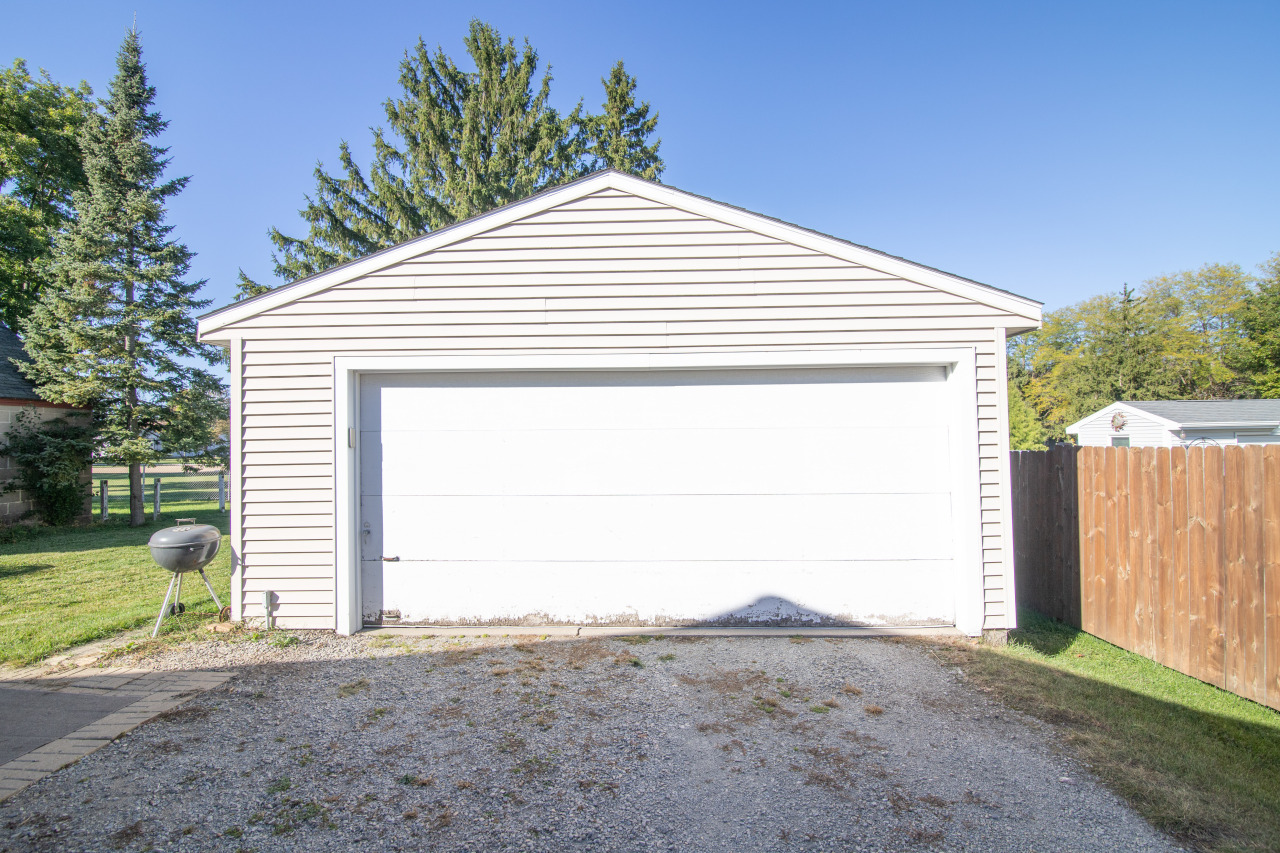 612 Elm Street Watertown, WI 53098 - Photo 37 of 43 Photo 34