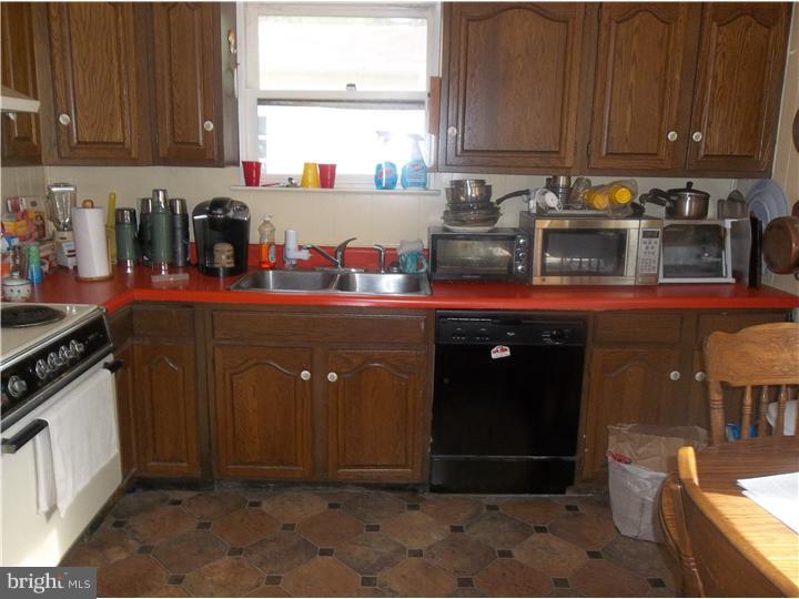 1232 Lindenhurst Road Yardley, PA 19067 - Photo 8 of 14 Kitchen