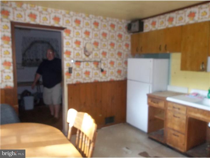 1232 Lindenhurst Road Yardley, PA 19067 - Photo 10 of 14 Kitchen