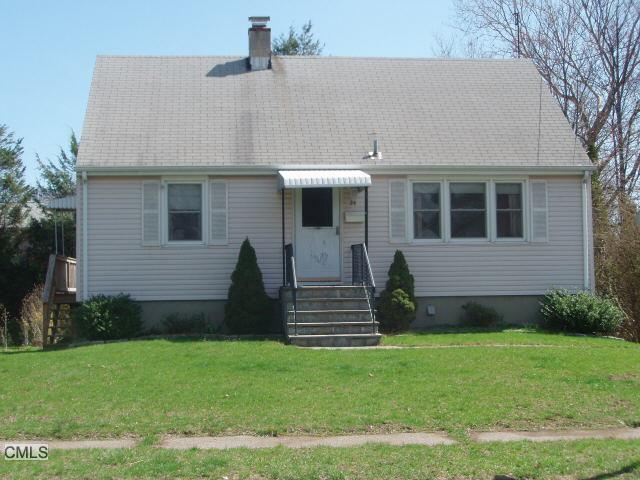 a view of a back yard