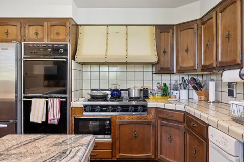 $4,998,000 | 2301 Easton Drive, Burlingame, CA 94010