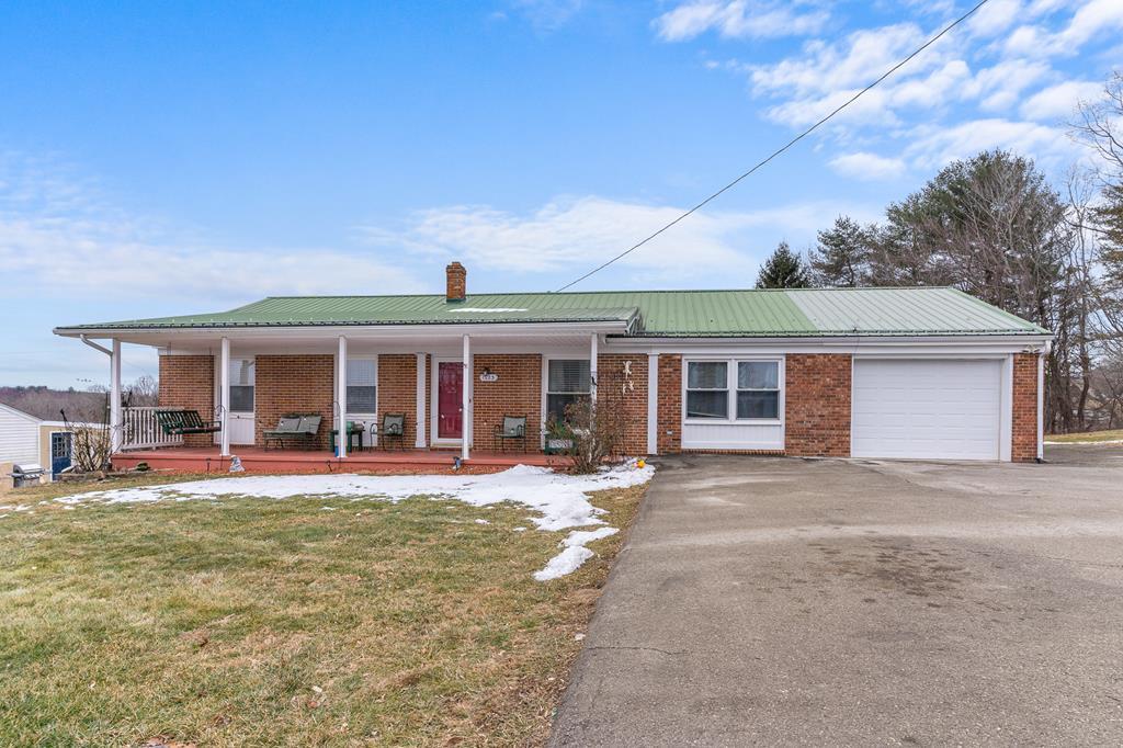 1723 Cliffview Road Galax, VA 24333 - Photo 1 of 32 Gallery Image 1