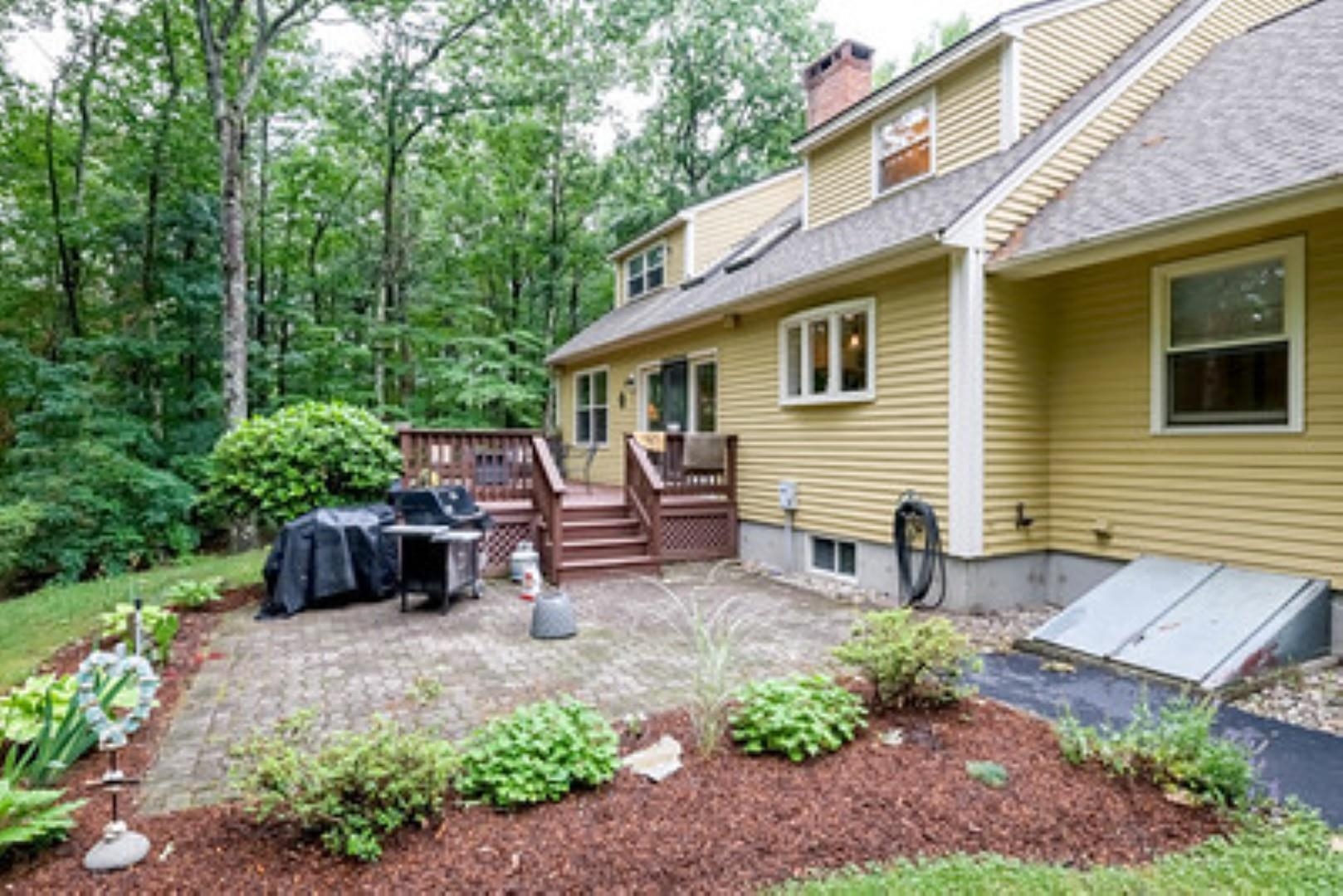45 Blossom Road Windham, NH 03087 - Photo 21 of 33