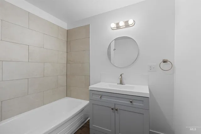 $239,990 | 850 Riverside Avenue, Grand View, ID 83624