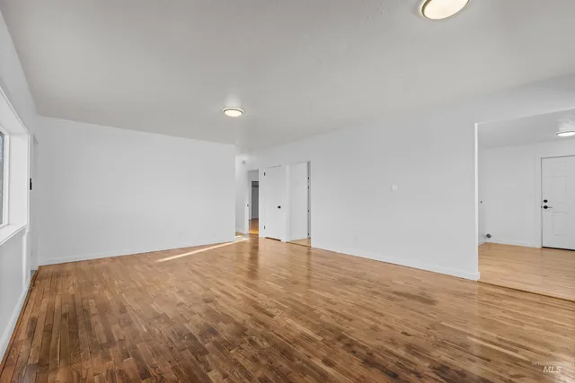 $239,990 | 850 Riverside Avenue, Grand View, ID 83624