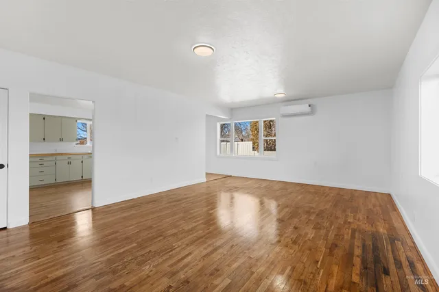 $239,990 | 850 Riverside Avenue, Grand View, ID 83624