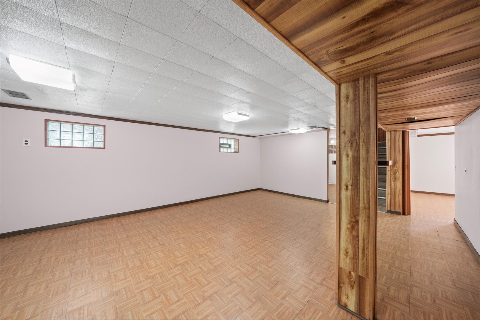 3905 West 81st Place Chicago, IL 60652 - Photo 28 of 32 a view of an empty room