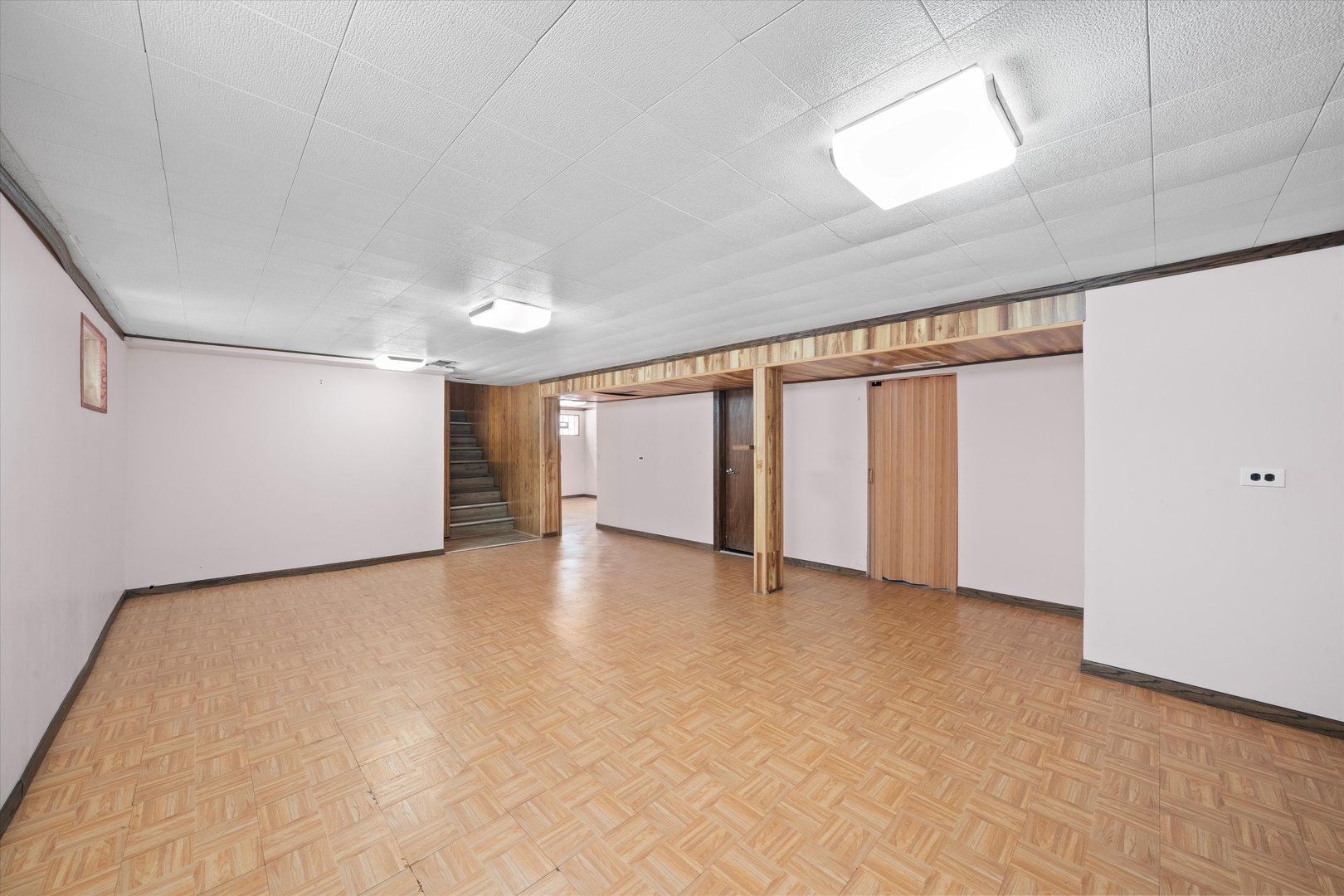 3905 West 81st Place Chicago, IL 60652 - Photo 29 of 32 a view of an empty room with a window