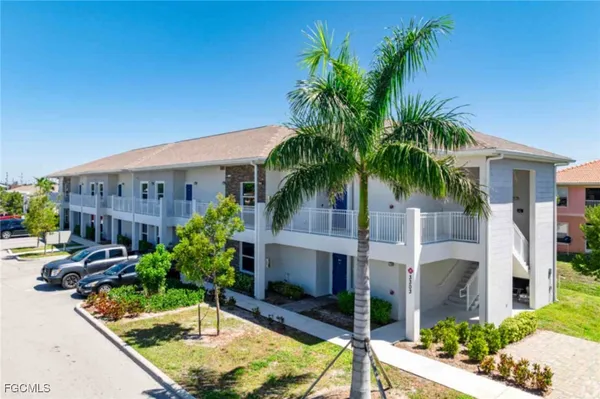 $1,395 | 3303 Southwest 8th Place, Unit 203, Cape Coral, FL 33914