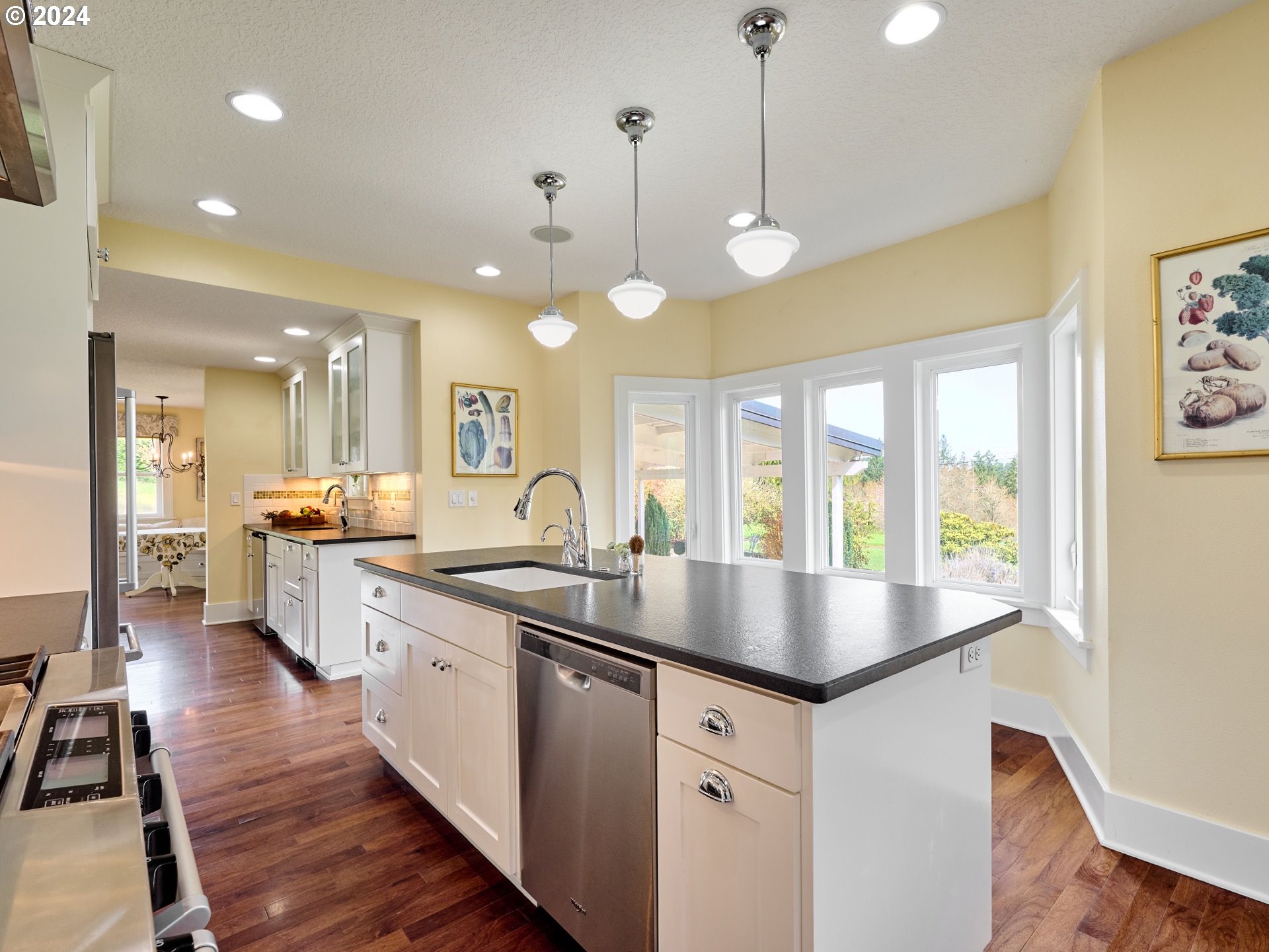 26295 Southwest Chehalem Station Road Sherwood, OR 97140 - Photo 12 of 48 Gallery Image 12