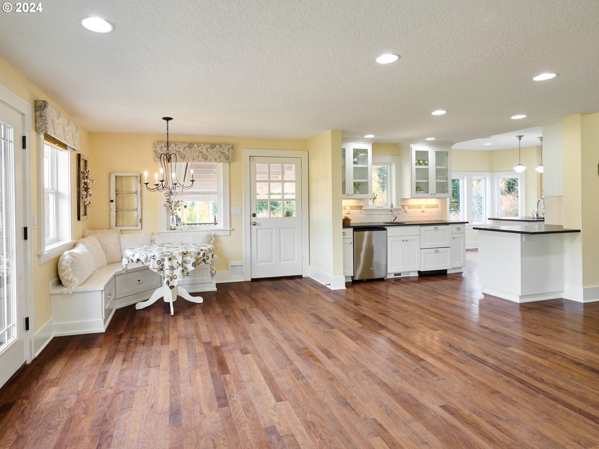26295 Southwest Chehalem Station Road Sherwood, OR 97140 - Photo 15 of 48 Gallery Image 15