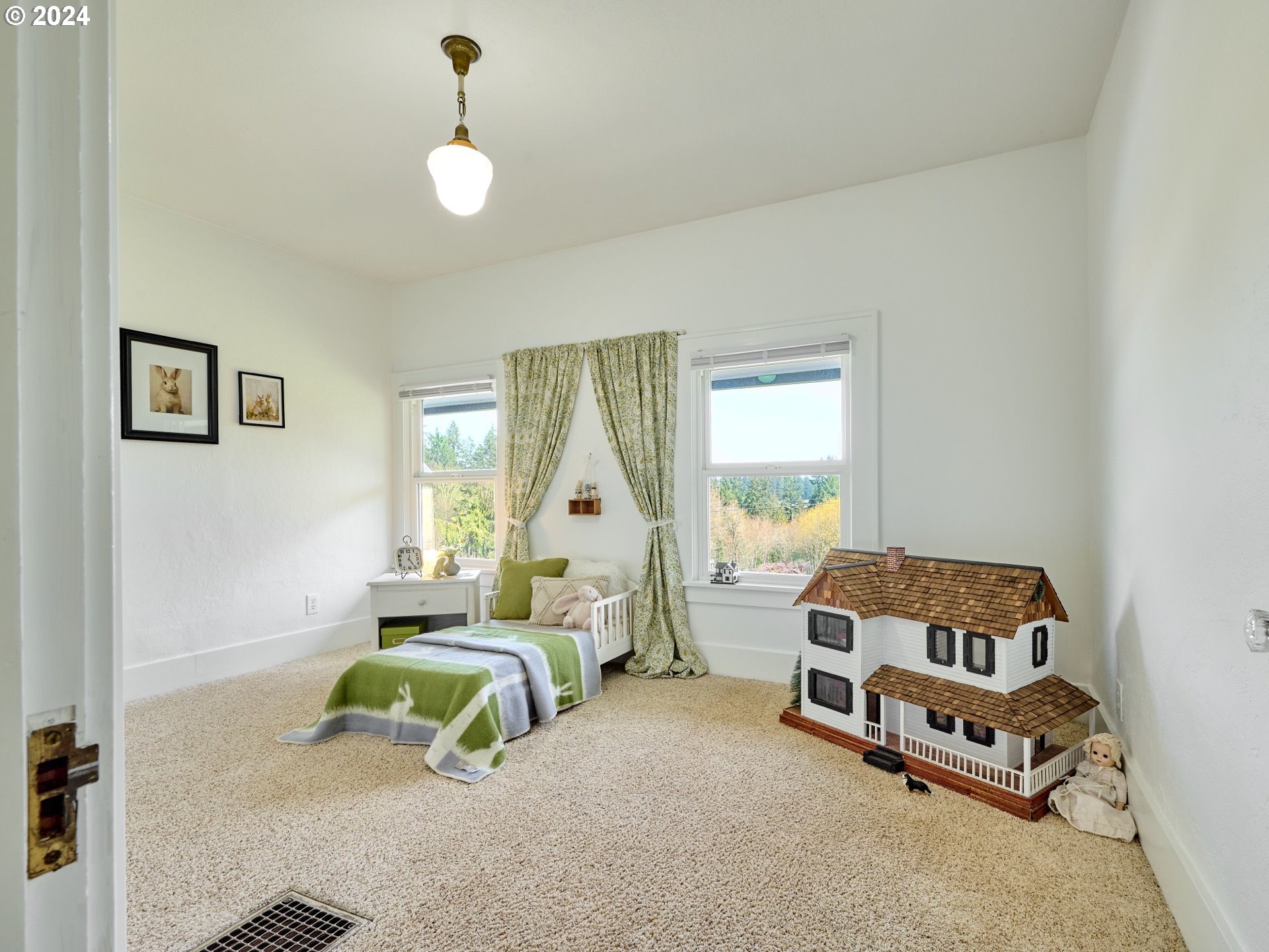 26295 Southwest Chehalem Station Road Sherwood, OR 97140 - Photo 29 of 48 Gallery Image 29