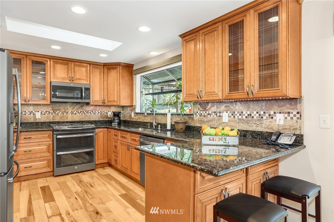 21712 3rd Avenue Southeast Bothell, WA 98021 - Photo 9 of 19