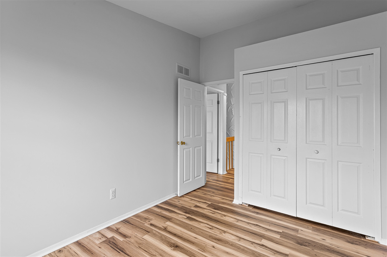 31008 Country Bluff Farmington, MI 48331 - Photo 27 of 39