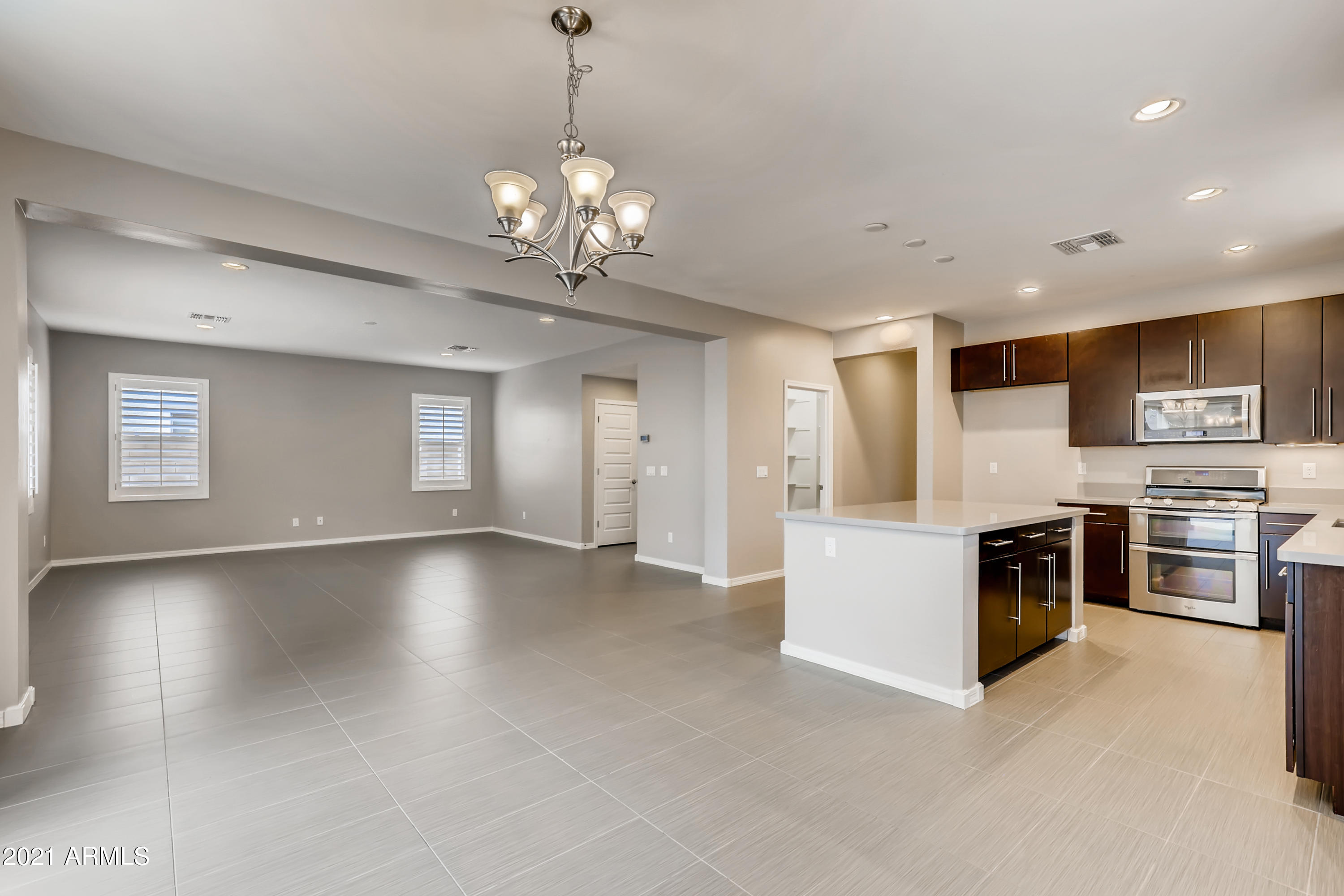 2991 East Megan Street Gilbert, AZ 85295 - Photo 11 of 33 11-018852855-21 Dining Room