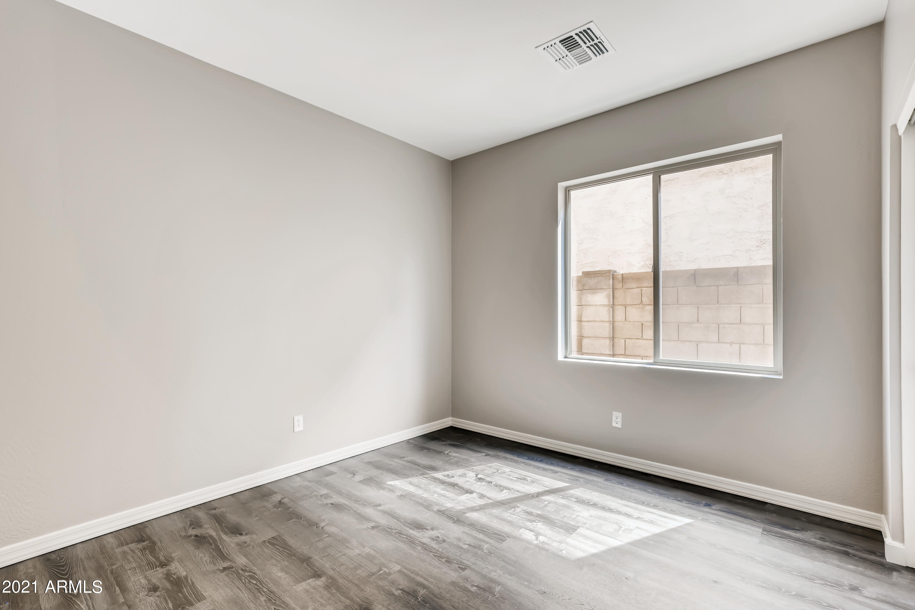 2991 East Megan Street Gilbert, AZ 85295 - Photo 15 of 33 15-042893439-28 Bedroom